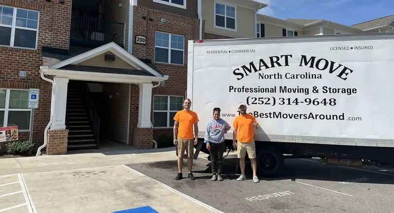 The Smart Move team helping customers with their next chapter